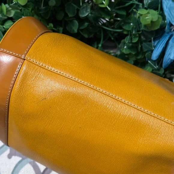 Vintage Burberrys Mustard Leather Satchel – Equestrian Knight - Picture 12 of 16